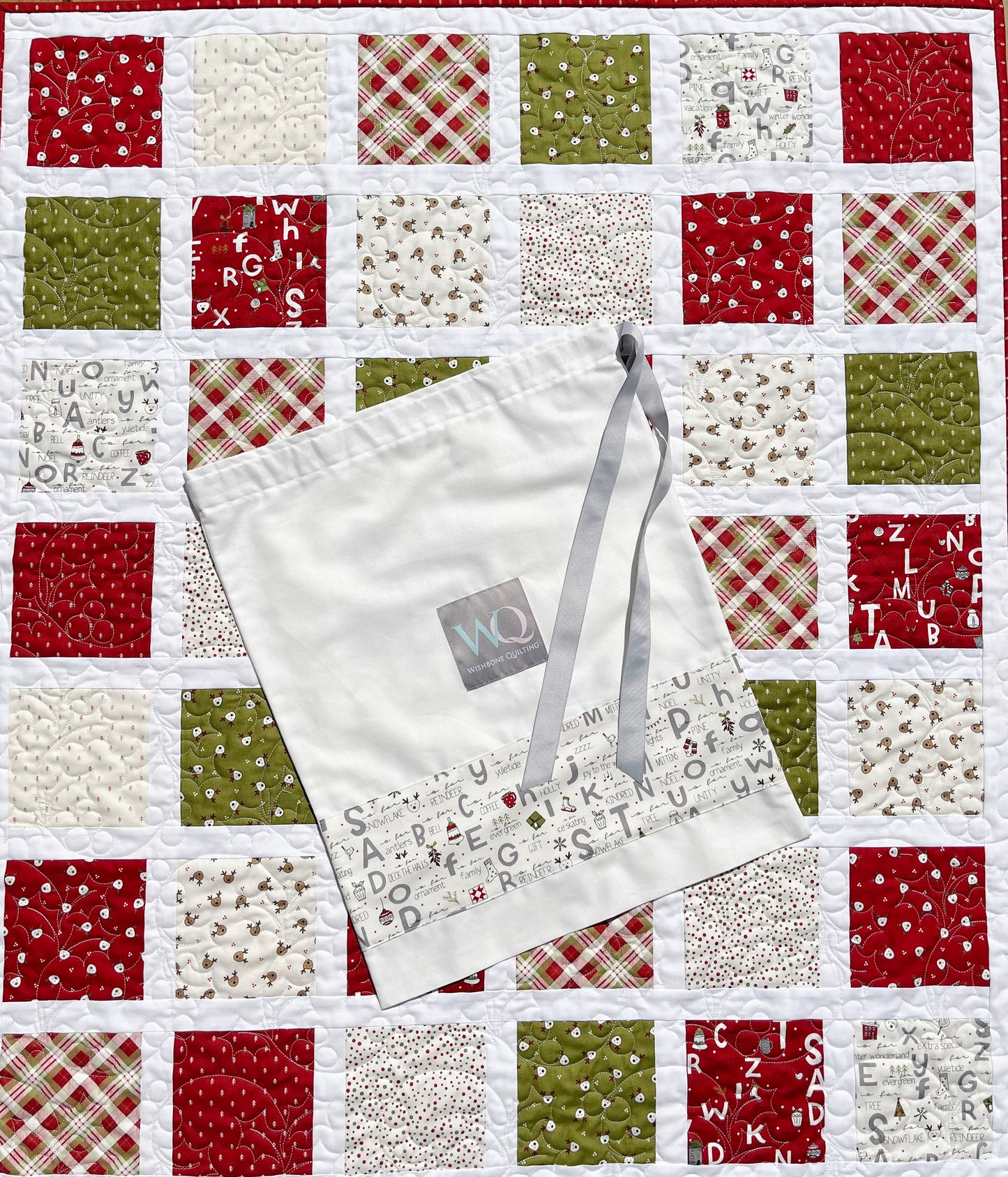 Handmade Christmas Baby Quilt, Baby's First Christmas Blanket (35x40) FREE HANDMADE BAG - Ready to Ship!