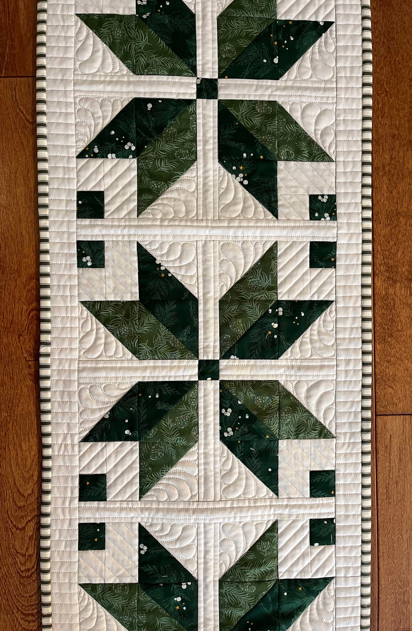 Christmas Table Runner - Green Star - Handmade, Custom Quilted - 15"x54" - Ready to Ship