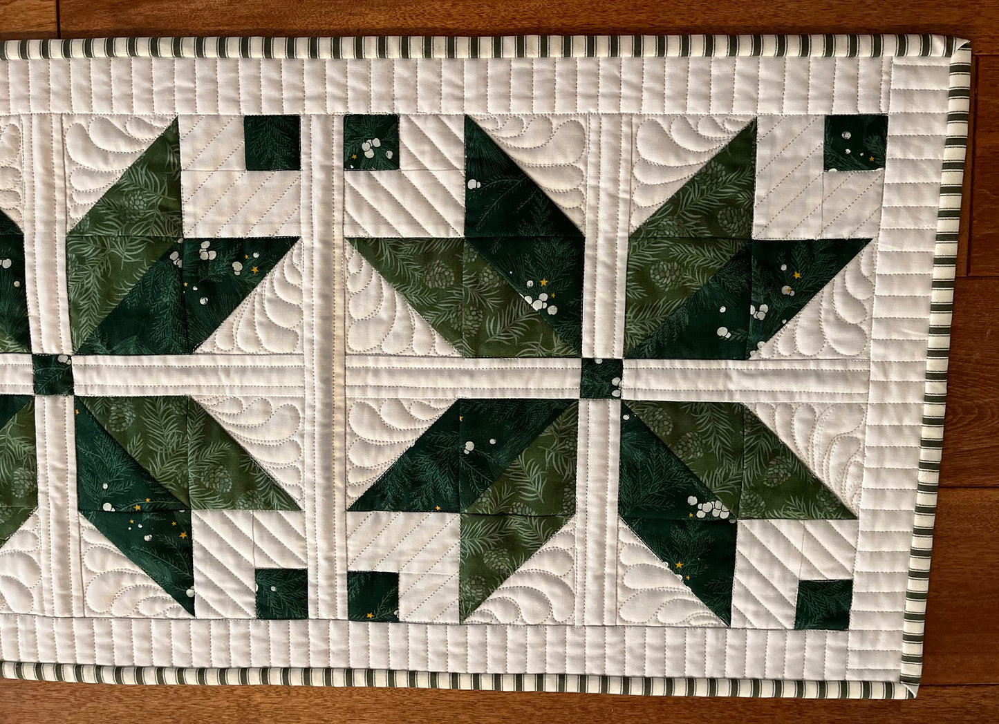 Christmas Table Runner - Green Star - Handmade, Custom Quilted - 15"x54" - Ready to Ship