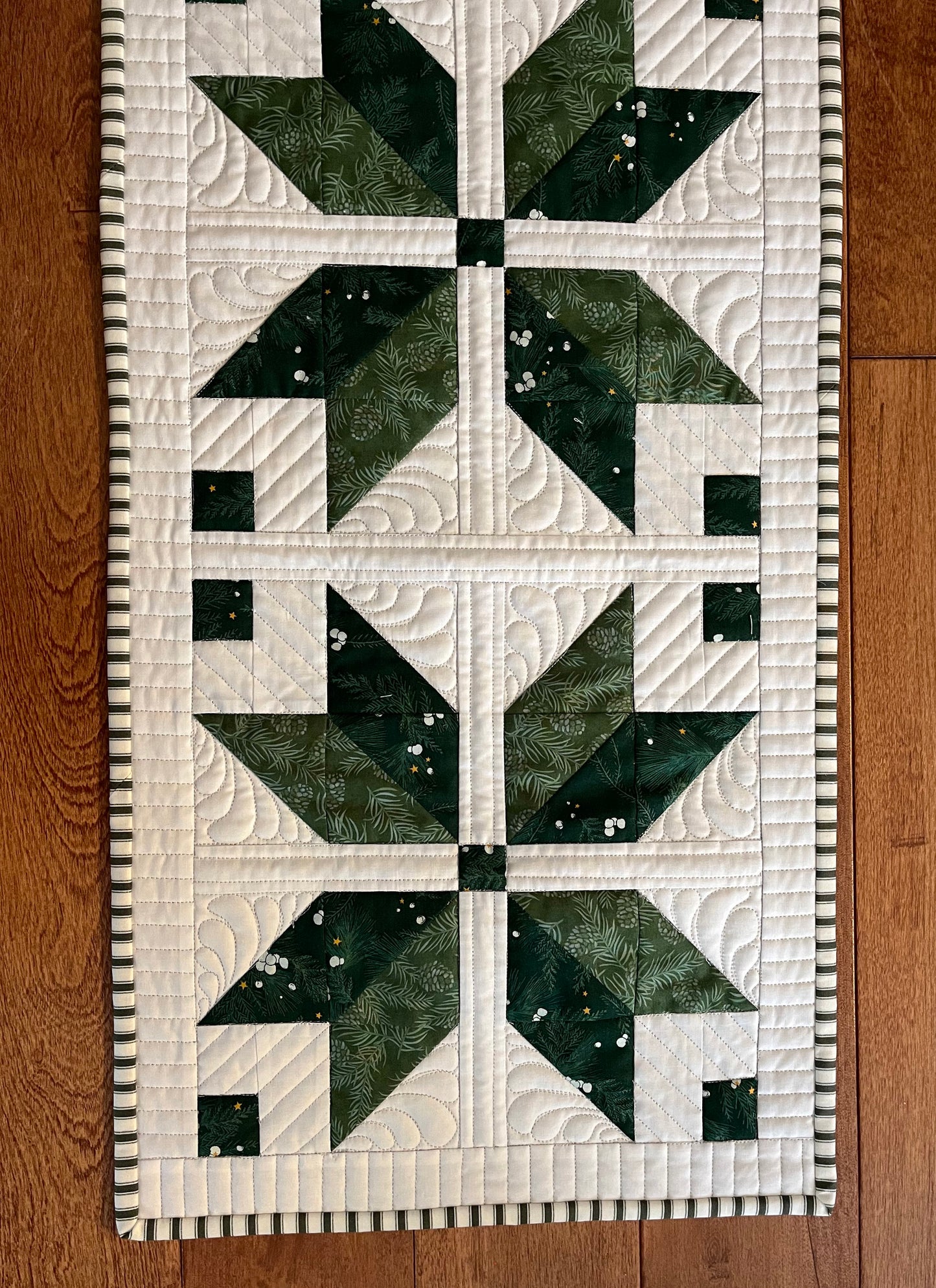 Christmas Table Runner - Green Star - Handmade, Custom Quilted - 15"x54" - Ready to Ship