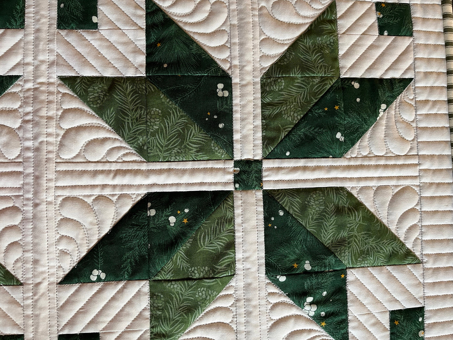 Christmas Table Runner - Green Star - Handmade, Custom Quilted - 15"x54" - Ready to Ship