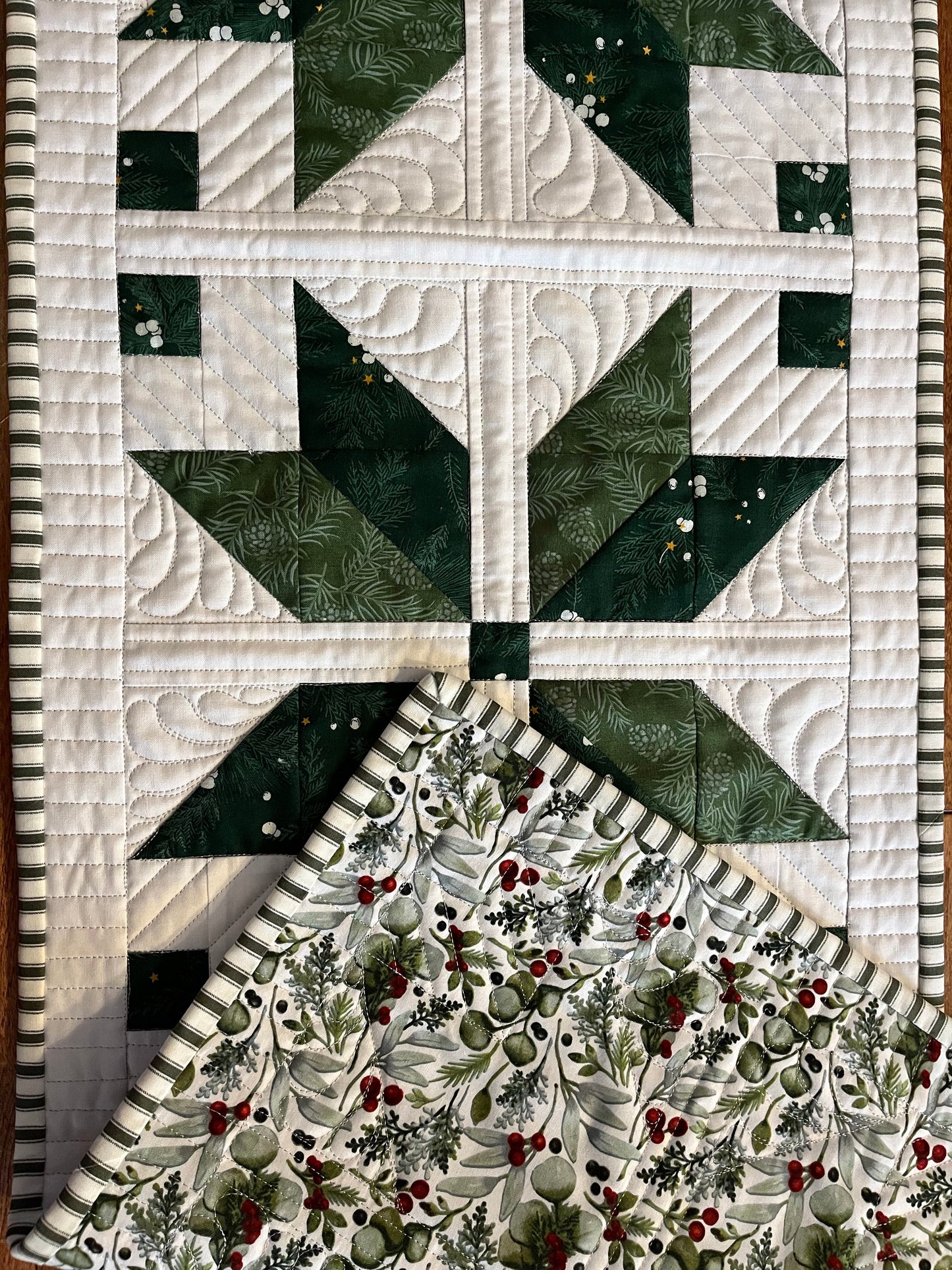 Christmas Table Runner - Green Star - Handmade, Custom Quilted - 15"x54" - Ready to Ship