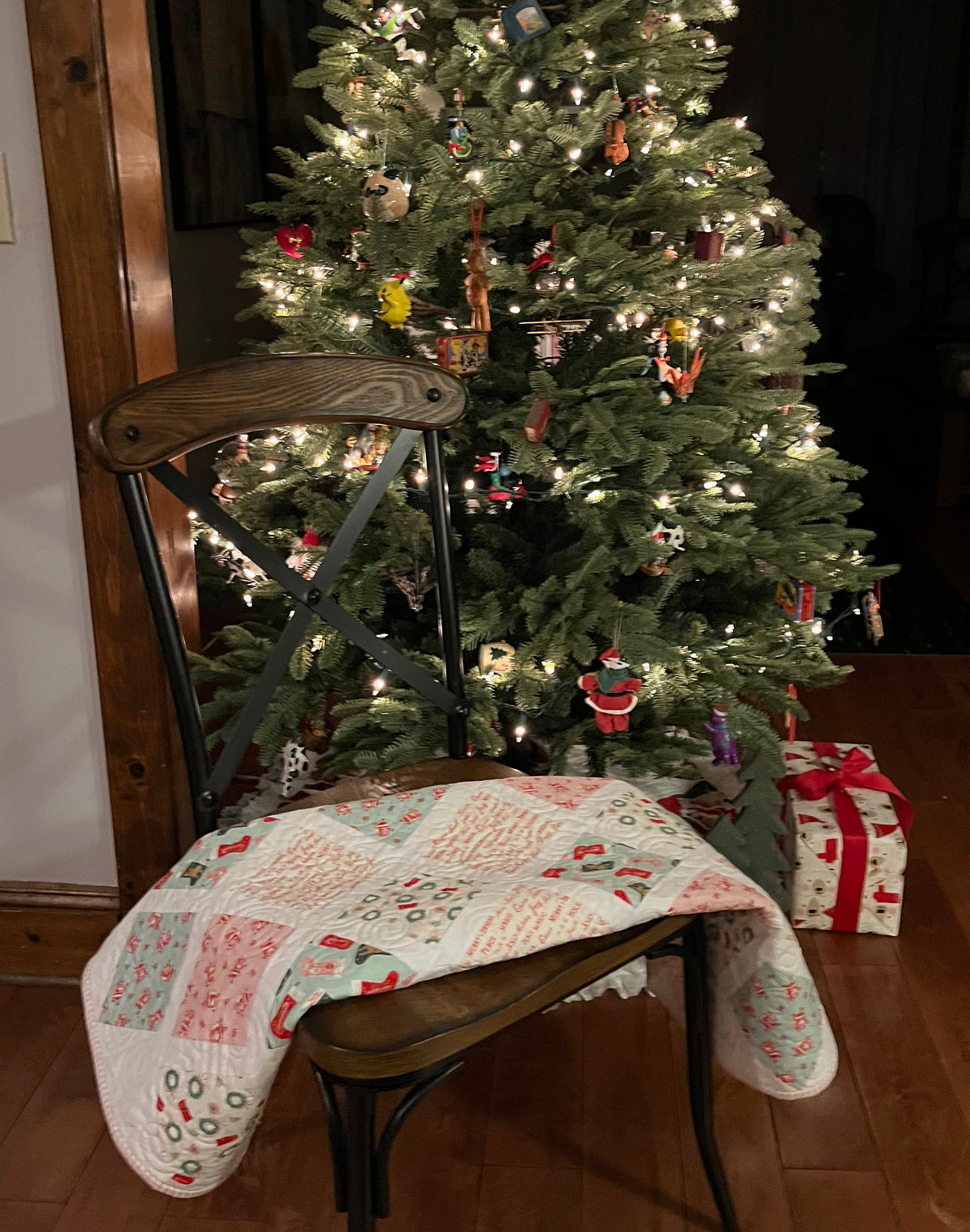 Handmade Christmas Baby Girl Quilt, Lap Quilt, Nostalgic Soft Pink, Mint & Cream (38x46)