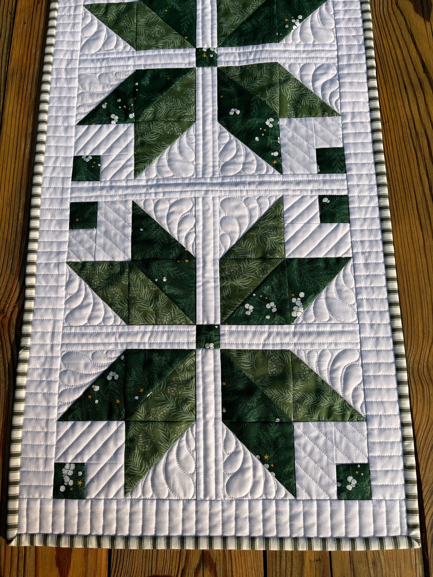 Custom Made for DC - Handmade Christmas Table Runner - Green Star - Custom Quilted - 15"x54"