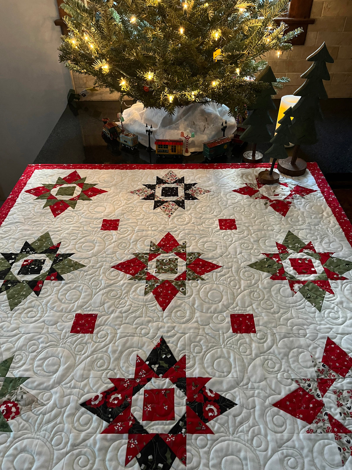 Handmade Christmas Baby Quilt, Lap Quilt, Holiday Table Topper, Wall Hanging (37x37.5)