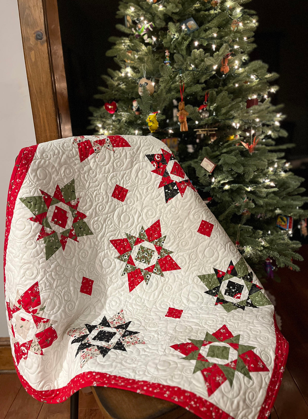 Handmade Christmas Baby Quilt, Lap Quilt, Holiday Table Topper, Wall Hanging (37x37.5)