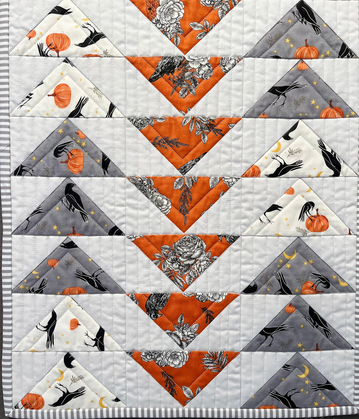 Halloween Table Runner - Handmade Quilted - Grey, Orange, Cream with Crows, Pumpkins, Stars (15.5x 49.5)