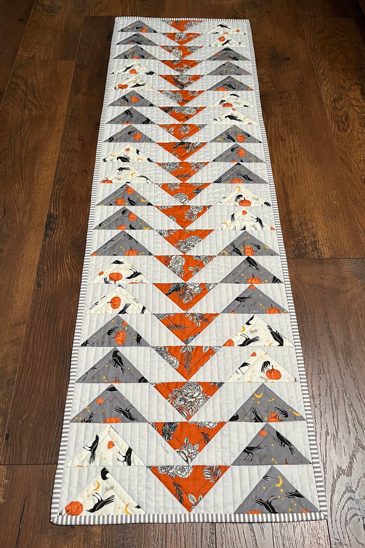 Halloween Table Runner - Handmade Quilted - Grey, Orange, Cream with Crows, Pumpkins, Stars (15.5x 49.5)