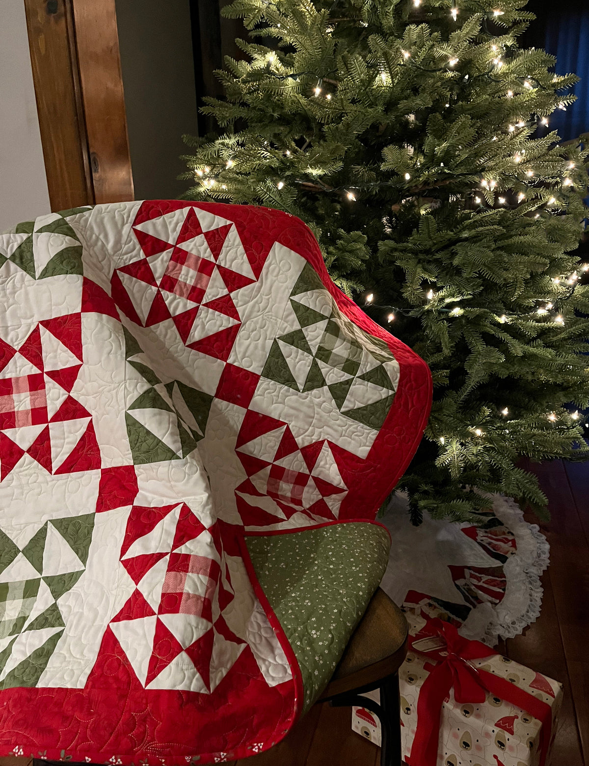 Handmade Christmas Baby Quilt, Adult Lap Quilt - Red, Green & White Ohio Stars (37.5x37.5)