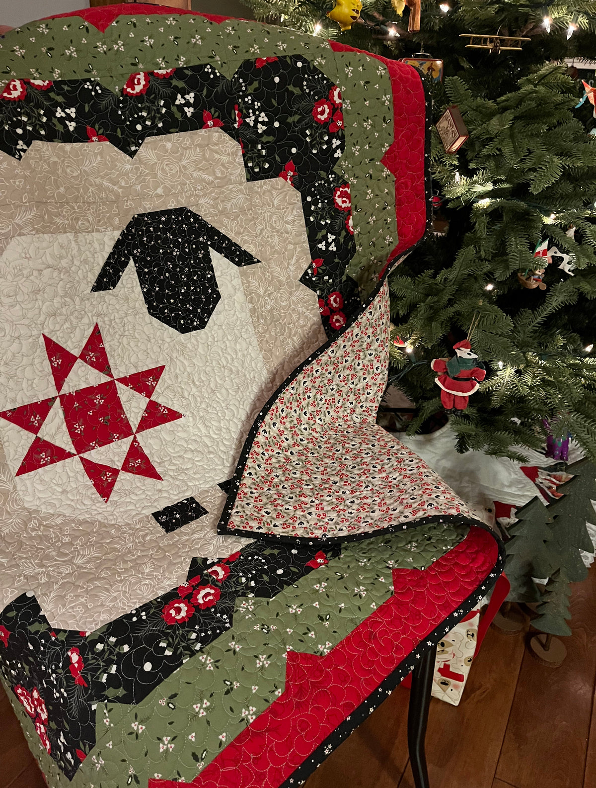 Handmade Christmas Sheep Baby Quilt: Heirloom Blanket (40x40) Lap Quilt, Wall Hanging
