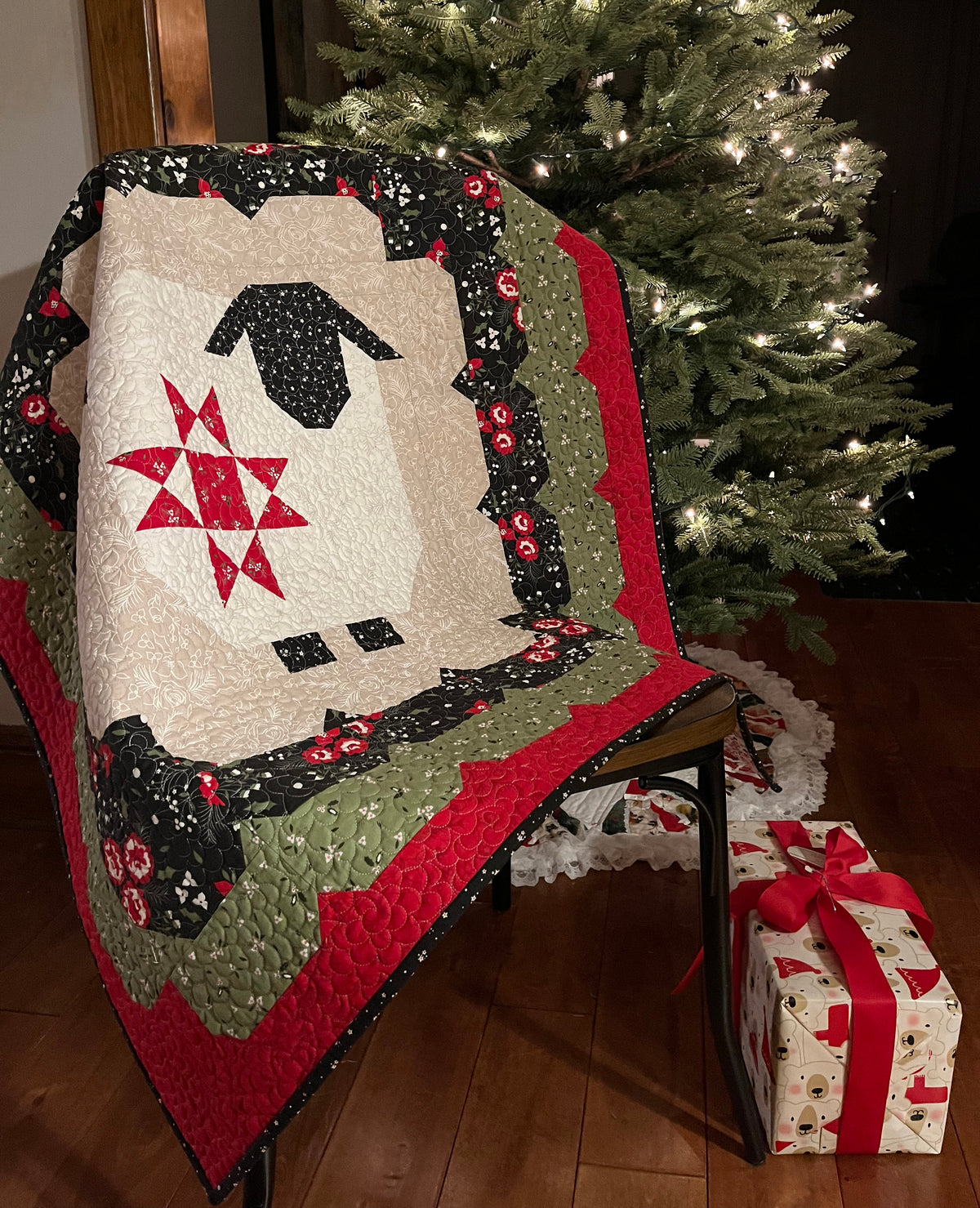 Handmade Christmas Sheep Baby Quilt: Heirloom Blanket (40x40) Lap Quilt, Wall Hanging